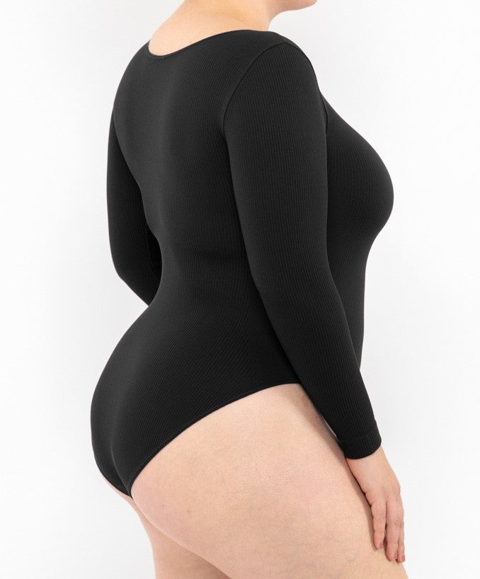 Dettaglio Tessuto Costina Body Manica Lunga Nero Curvy | Leela Lab