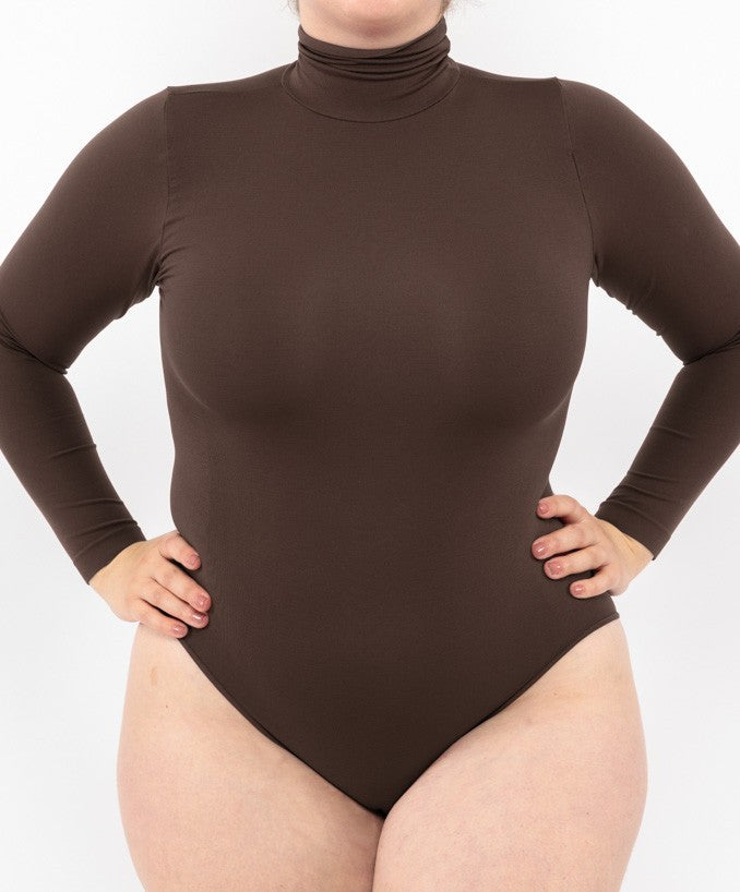Body Curvy Manica Lunga Dolcevita Caffè Indossato Taglie Forti | Leela Lab