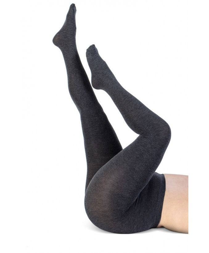 Dettaglio Collant Supermatte in Cashmere 90 Den Fumo Curvy per Taglie Forti | Leela Lab