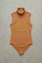 Body Dolcevita Senza Maniche Cammello Curvy per Taglie Forti | Leela Lab