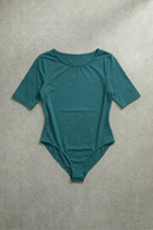 Body Manica Corta Verde Petrolio Curvy per Taglie Forti | Leela Lab