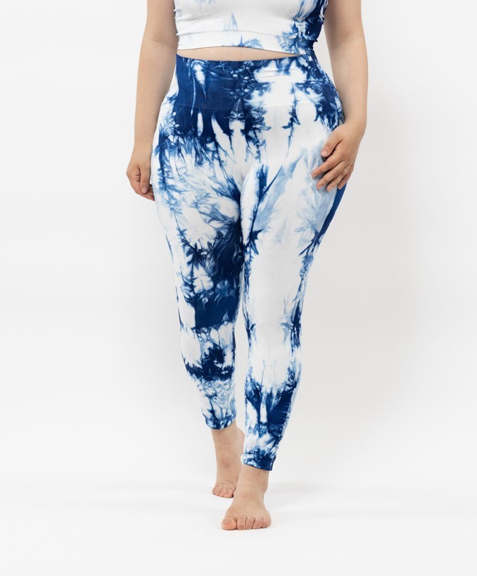 Dettaglio Leggings Sport con Tasca Blue Tie Dye Curvy | Leela Lab
