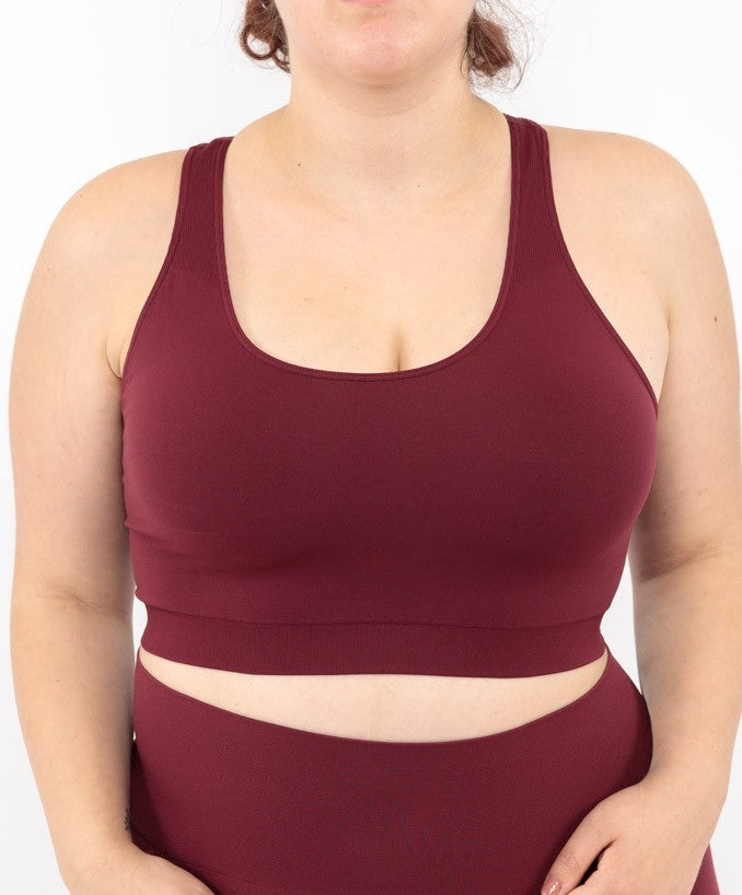 Sport Bralette Bordeaux Seamless Curvy - Vista frontale Taglie forti | Leela Lab

