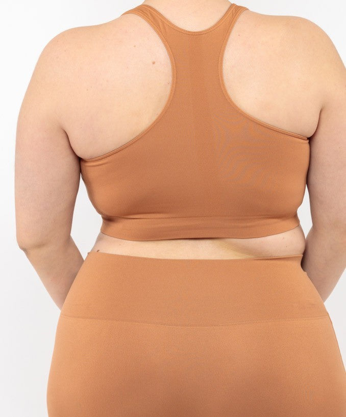 Sport Bralette Cammello Curvy per Taglie Forti Plus Size Dietro | Leela Lab