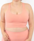 Sport Bralette Corallo Seamless Curvy - Vista frontale Taglie Forti | Leela Lab